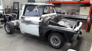 Chevy C10 - Full Resto